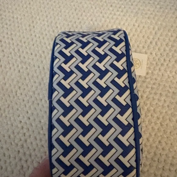 Tory Burch T-Zag Cosmetic Pouch - NWT - Picture 6 of 9